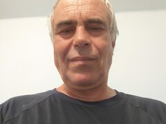Casatorit dar separat fizic de sotie caut relatie discreta de durata